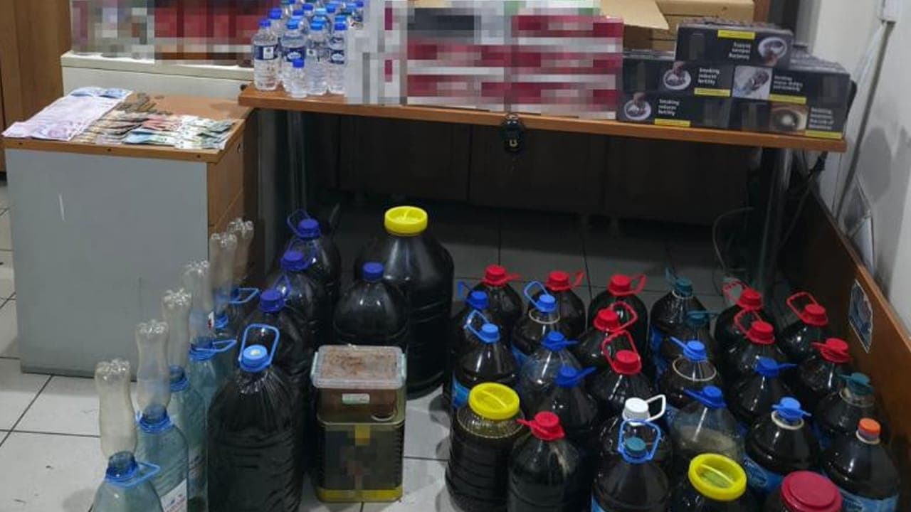 Artvin'de kaçakçılık baskını: 304 kilo bal ile çok sayıda kaçak ürün ele geçirildi