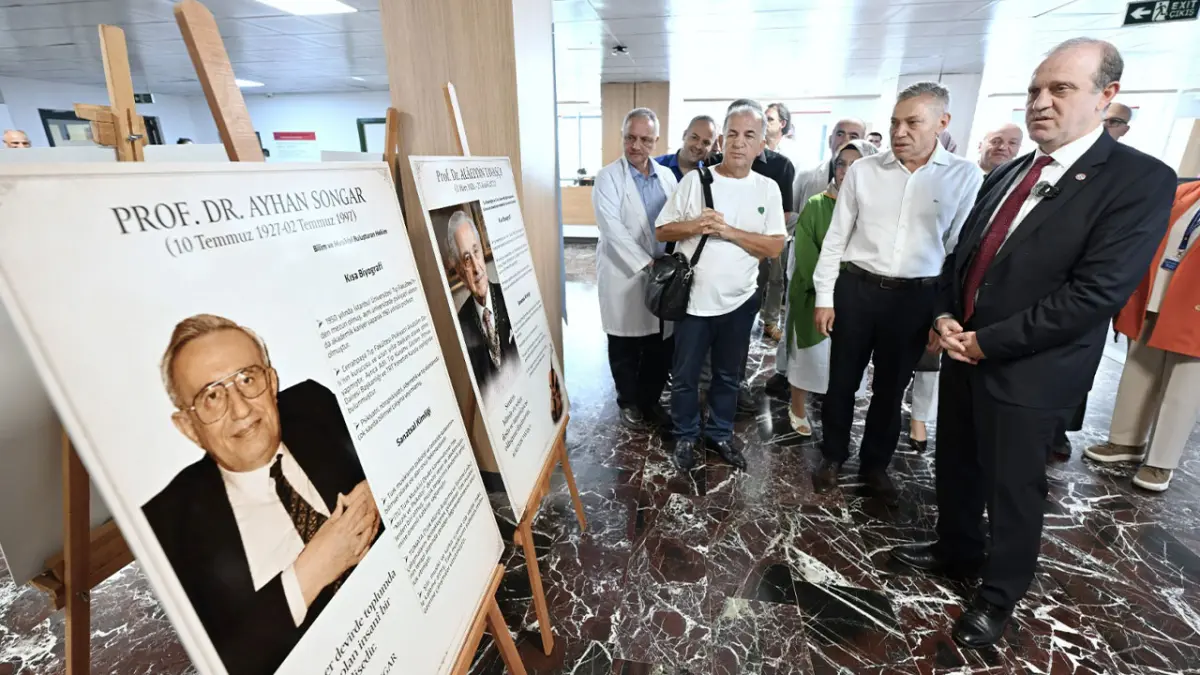 KTÜ Farabi Hastanesi’nde “Sanatkar ve Filozof Müslüman Hekimler Sergisi” açıldı