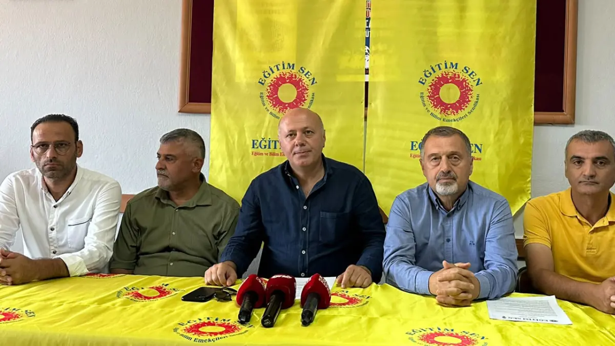 Trabzon’da Eğitim Sen’den 2026-2027 Ders Yılı Öncesi Çağrı: "Eğitimi Piyasaya Teslim Etmeyeceğiz"