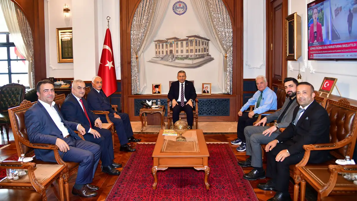 Trabzon’daki hemşehri dernekleri Vali Tahir Şahin ile görüştü