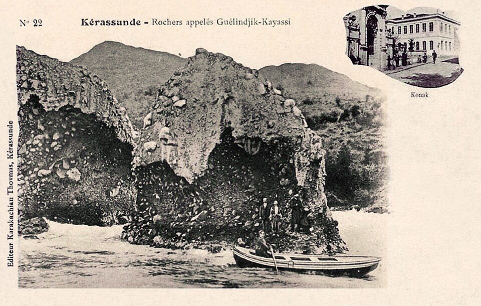 Boulders called Guelincik Kayassi