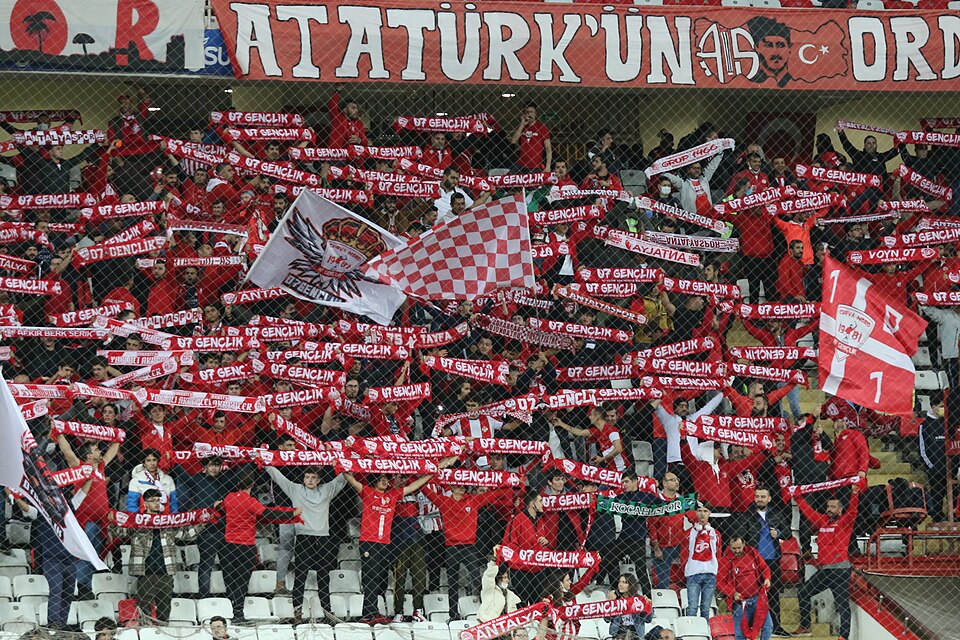 Antalyaspor fan at Antalyaspor vs Trabzonspor (3)